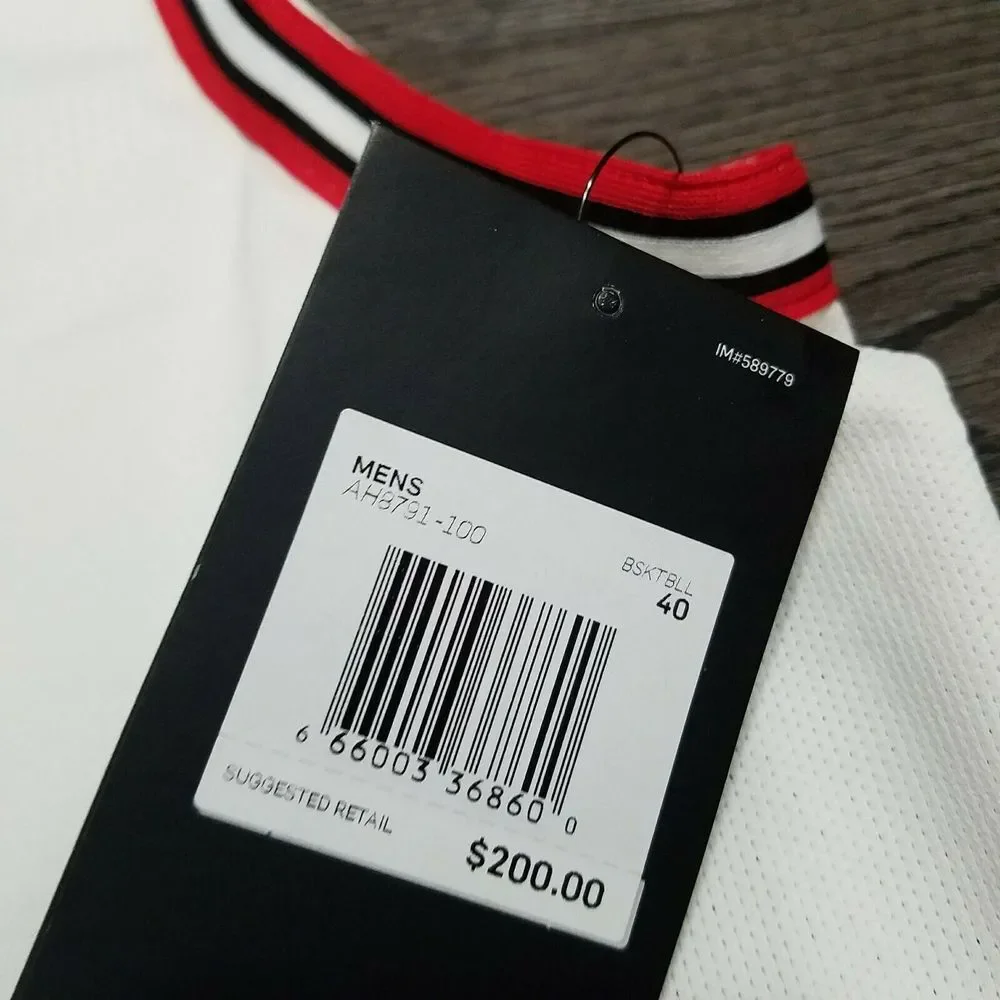 NIKE AEROSWIFT NBA Chicago Bulls Blank Basketball‎ Jersey Mens 40 SMALL White
